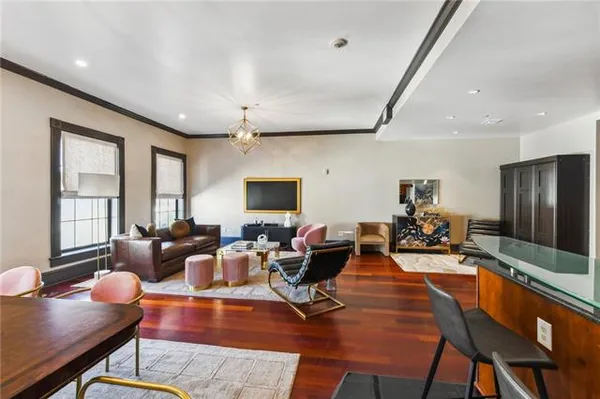 $4,750 | 713 Camp Street, Unit 400, New Orleans, LA 70130