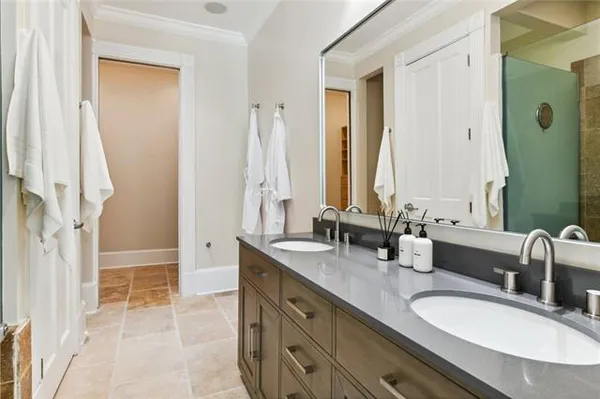 $4,750 | 713 Camp Street, Unit 400, New Orleans, LA 70130