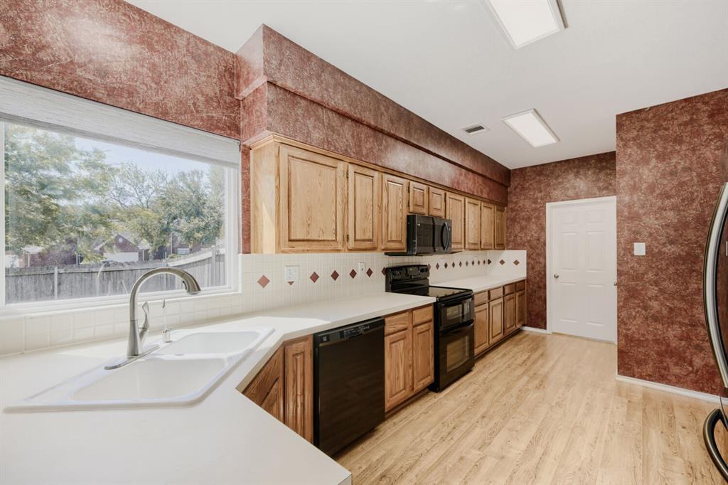 5429 Rocky Mountain Road Fort Worth, TX 76137 - Photo 12 of 31