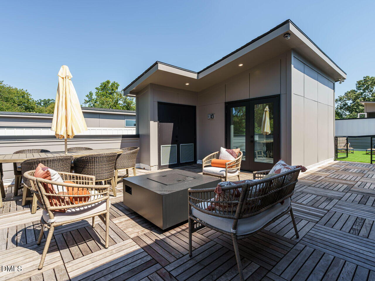 1527 Urban Trace Lane Raleigh, NC 27608 - Photo 29 of 34 032-1280x960-rooftop-veranda