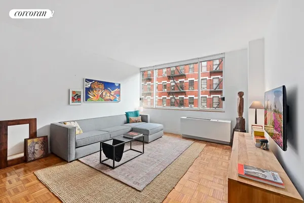 $820,000 | 350 West 50th Street, Unit 3C | Hell's Kitchen