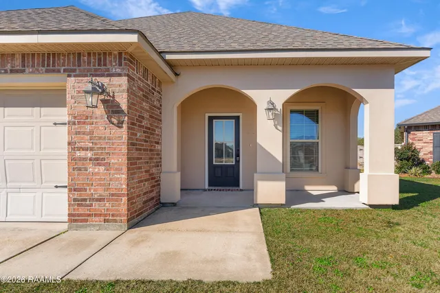 $243,000 | 129 Gray Birch Loop, Youngsville, LA 70592
