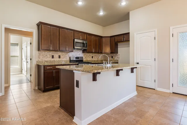 $243,000 | 129 Gray Birch Loop, Youngsville, LA 70592