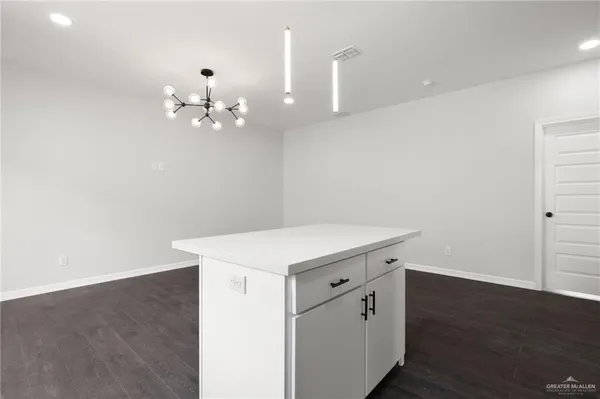 $1,290 | 3841 North Mezcal Drive, Unit DOWNSTAIRS, Pharr, TX 78577