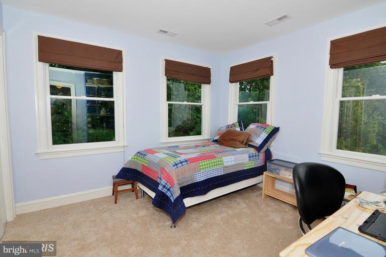 229 Dry Mill Road Southwest Leesburg, VA 20175 - Photo 24 of 28 Bedroom