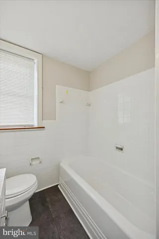 $2,100 | 682 2nd Avenue, Bristol, PA 19007