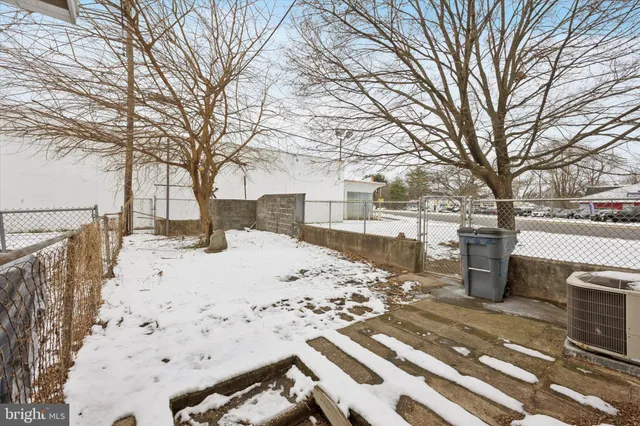 $2,100 | 682 2nd Avenue, Bristol, PA 19007