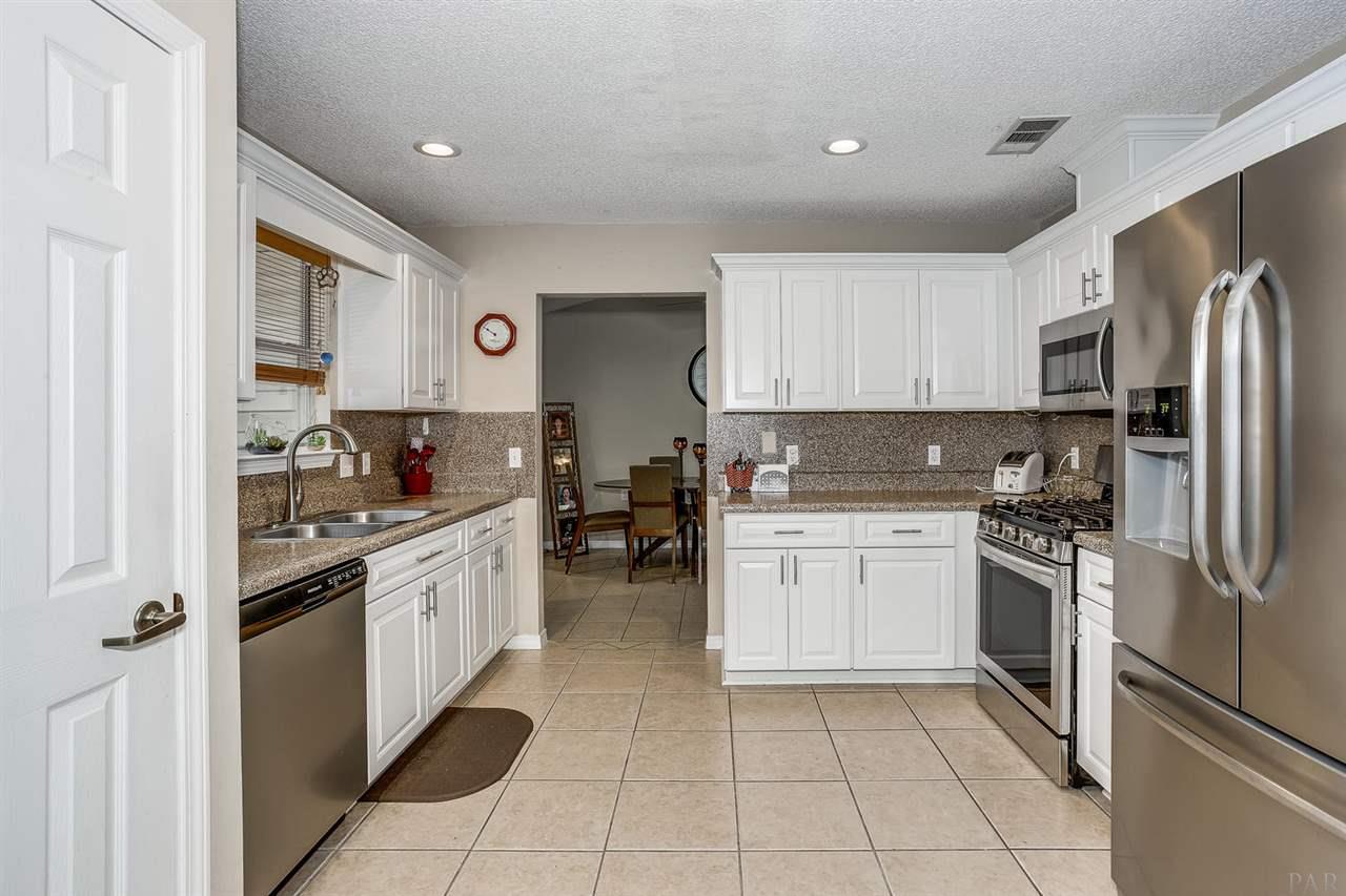 2739 River Run Road Navarre, FL 32566 - Photo 15 of 40 Gallery Image 15