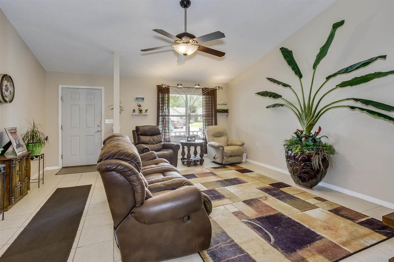 2739 River Run Road Navarre, FL 32566 - Photo 6 of 40 Gallery Image 6