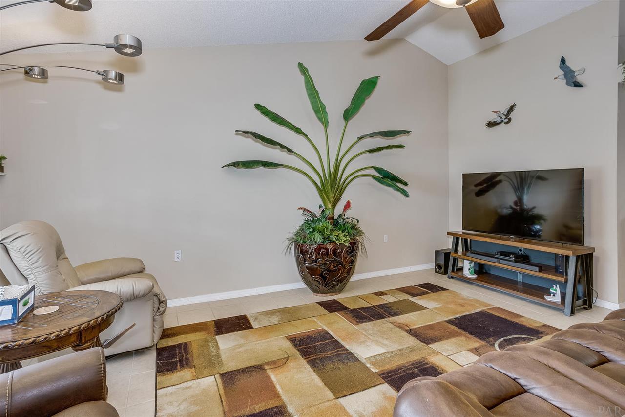 2739 River Run Road Navarre, FL 32566 - Photo 7 of 40 Gallery Image 7