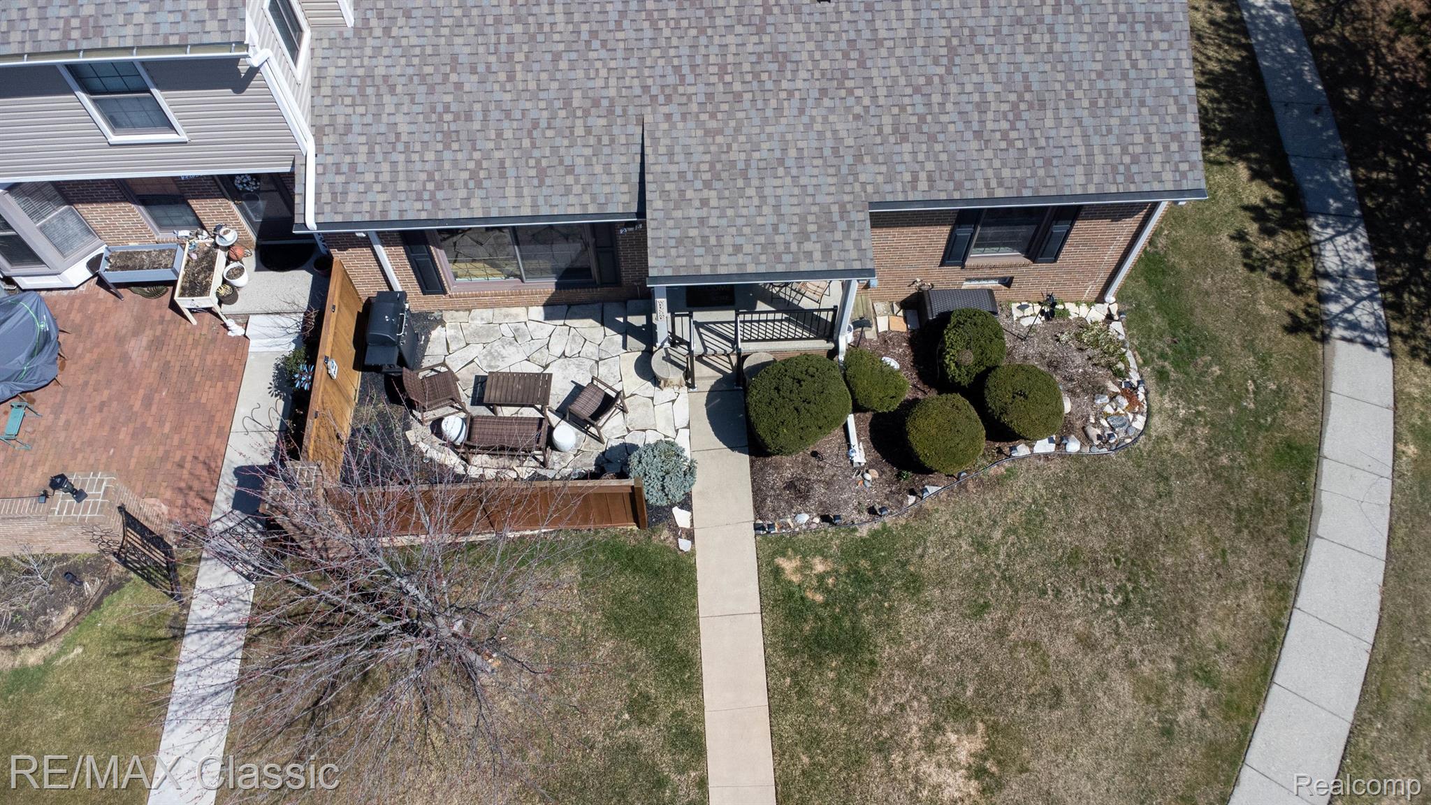 22158 Edgewater Novi, MI 48375 - Photo 59 of 60 Aerial close up front