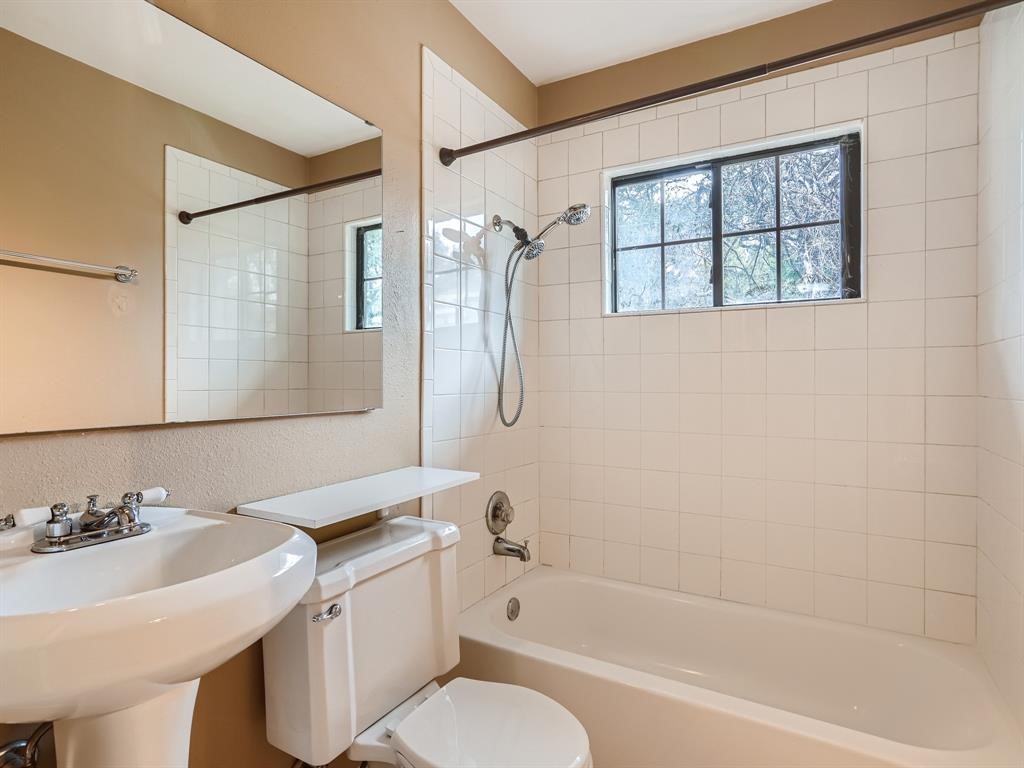 1110 Southwood Road Austin, TX 78704 - Photo 7 of 11