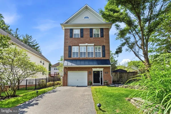$898,000 | 6453 4th Street, Alexandria, VA 22312