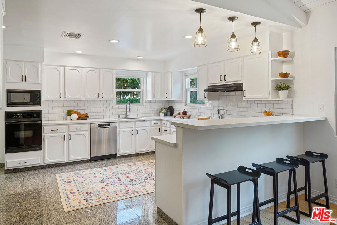 1102 Maple Street Santa Monica, CA 90405 - Photo 17 of 54