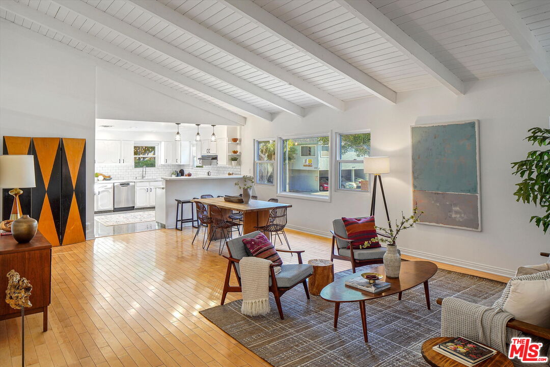 1102 Maple Street Santa Monica, CA 90405 - Photo 9 of 54