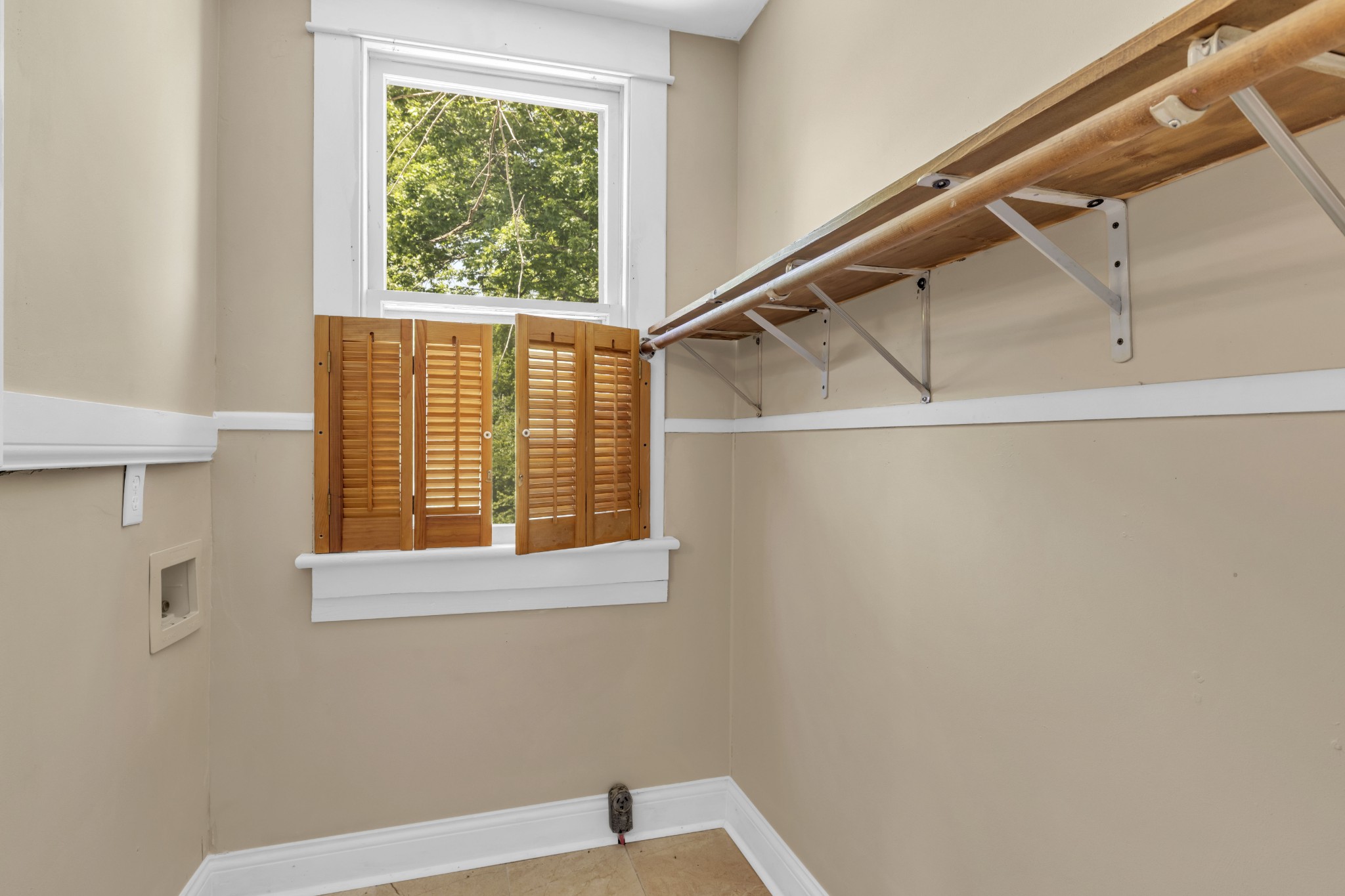 115 North Main Street Springfield, TN 37172 - Photo 18 of 24 a view of a window in an empty room