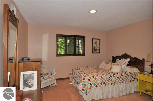 10639 Center Road Traverse City, MI 49686 - Photo 17 of 50 1737841-16.JPG