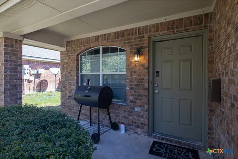 $299,999 | 515 Olaf Drive, Unit A & B, Temple, TX 76504