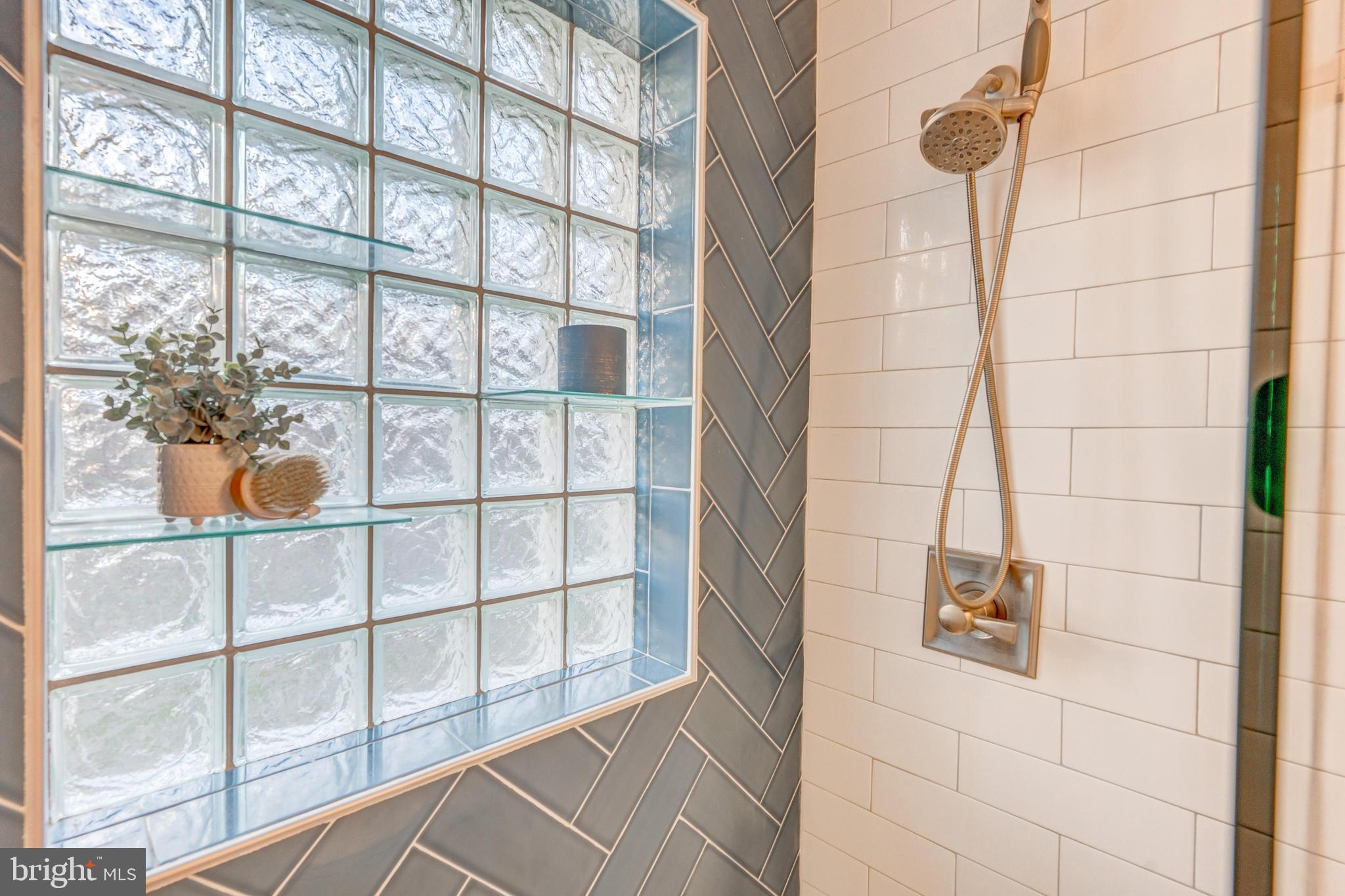 7450 Bensville Road Waldorf, MD 20603 - Photo 53 of 69 Tile surround shower