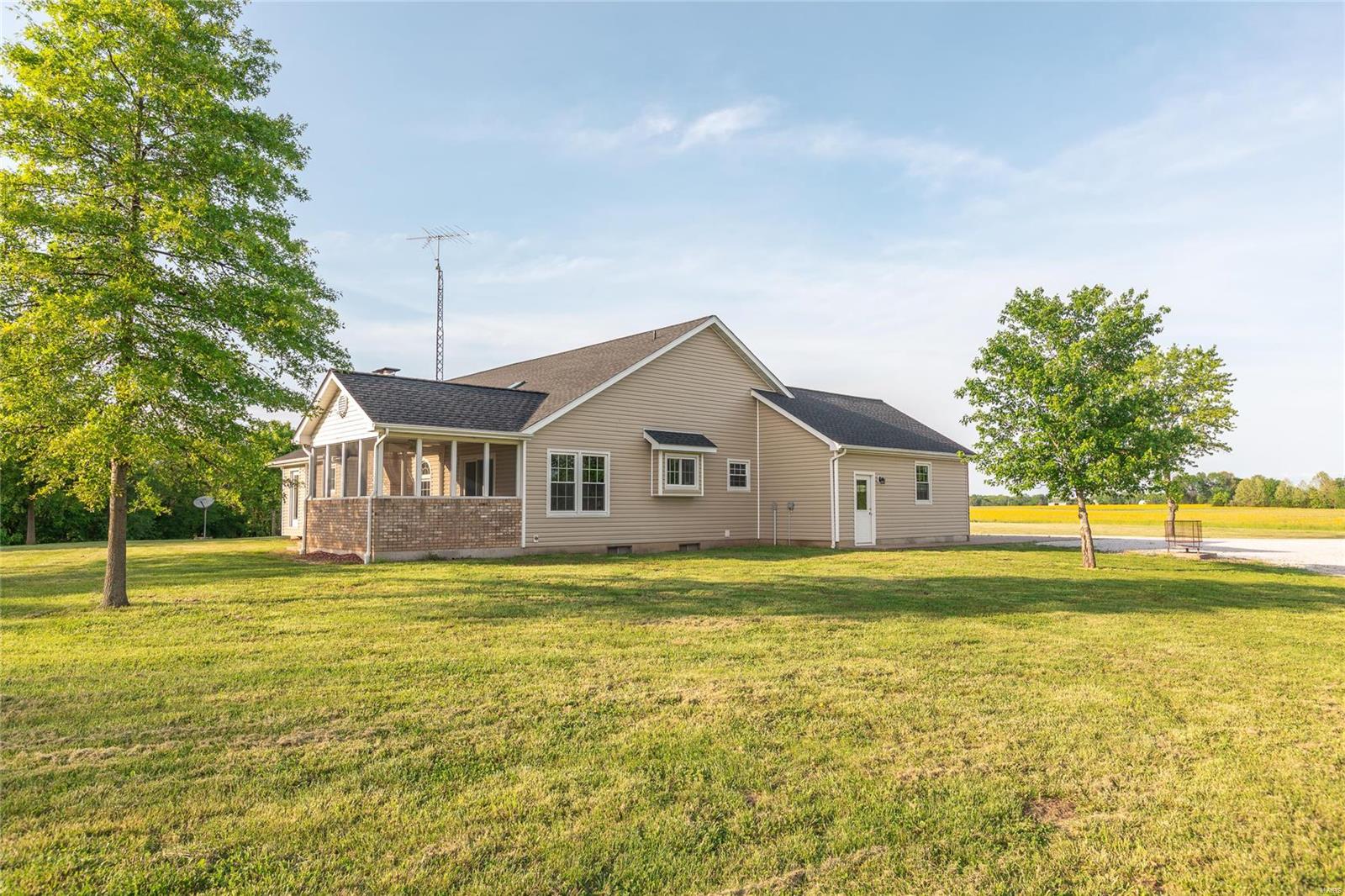 5403 Cross Church Road Pinckneyville, IL 62274 - Photo 27 of 31 Gallery Image 27