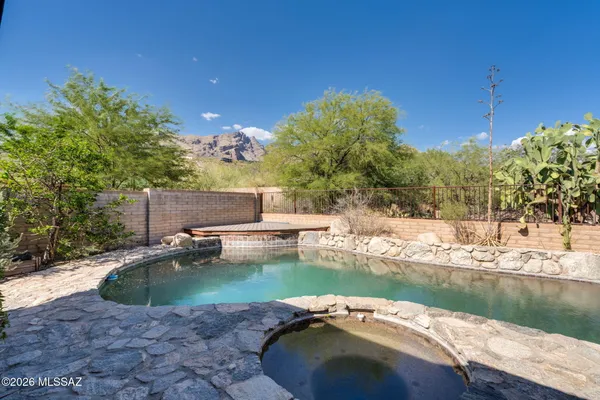 $620,000 | 3575 East Ventana Canyon Drive, Tucson, AZ 85718