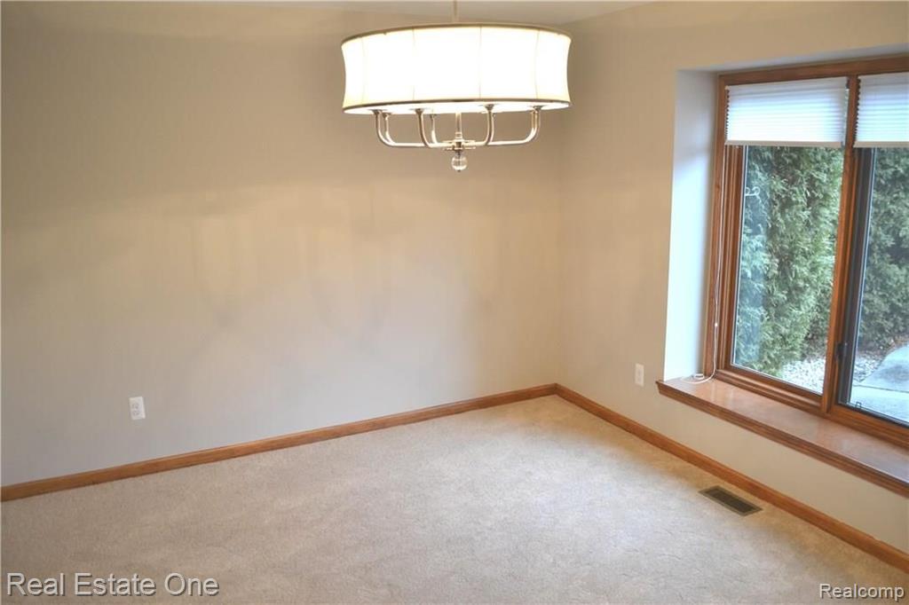 30992 Country Ridge Circle Farmington Hills, MI 48331 - Photo 7 of 40