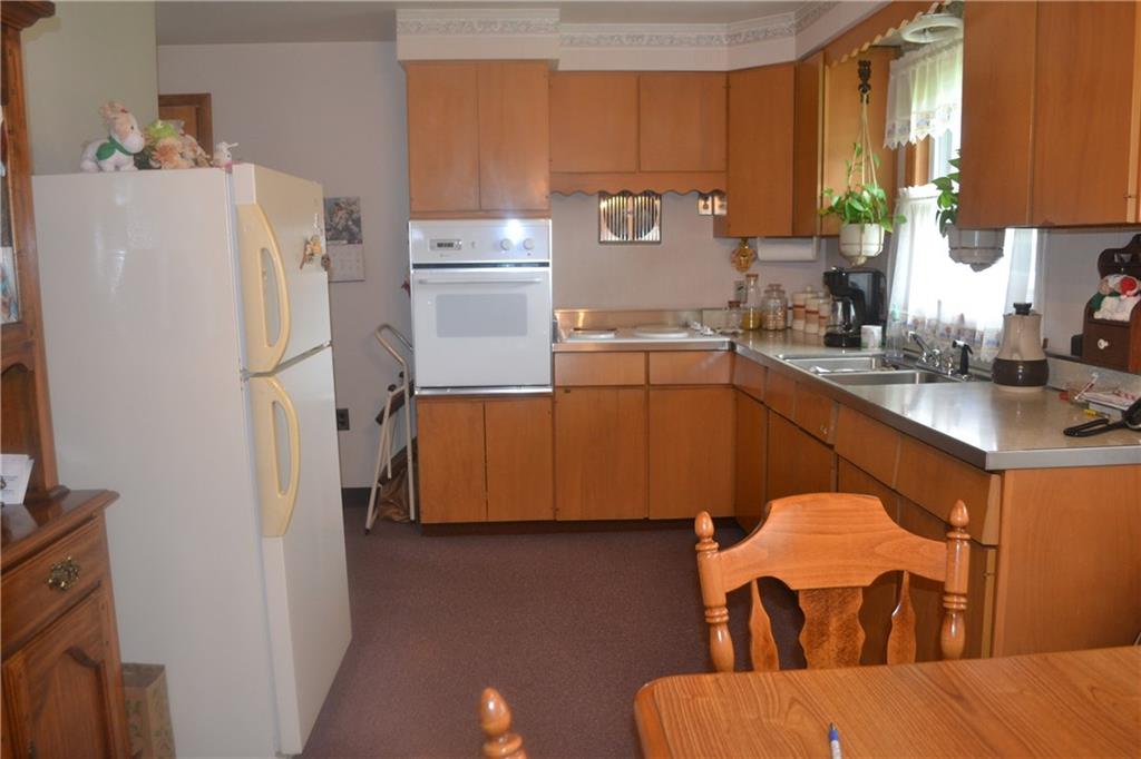 2143 Dime Road Vandergrift, PA 15690 - Photo 3 of 12