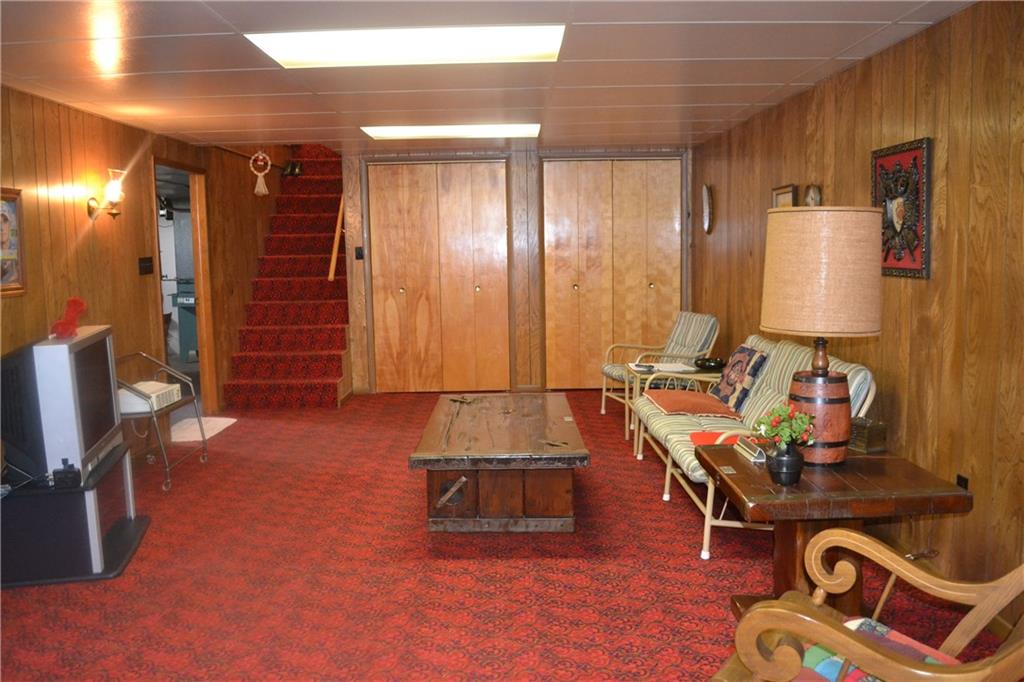 2143 Dime Road Vandergrift, PA 15690 - Photo 7 of 12