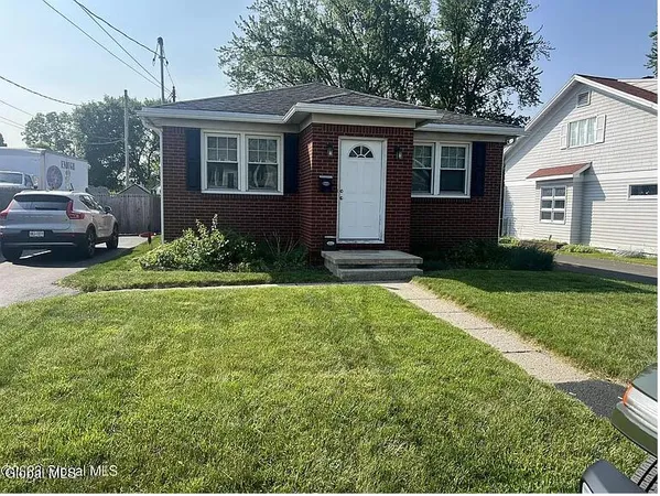 $2,300 | 2 Van Buren Avenue, Albany, NY 12205