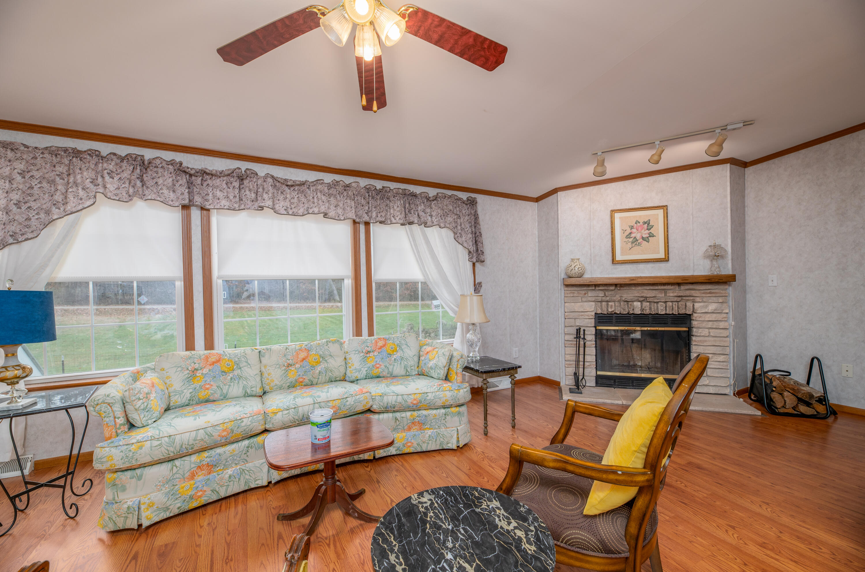 177 Noyes Road Waldoboro, ME 04572 - Photo 9 of 27 Interior8 (1)