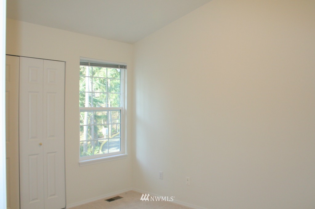 14505 Simonds Road Northeast Kirkland, WA 98034 - Photo 12 of 15