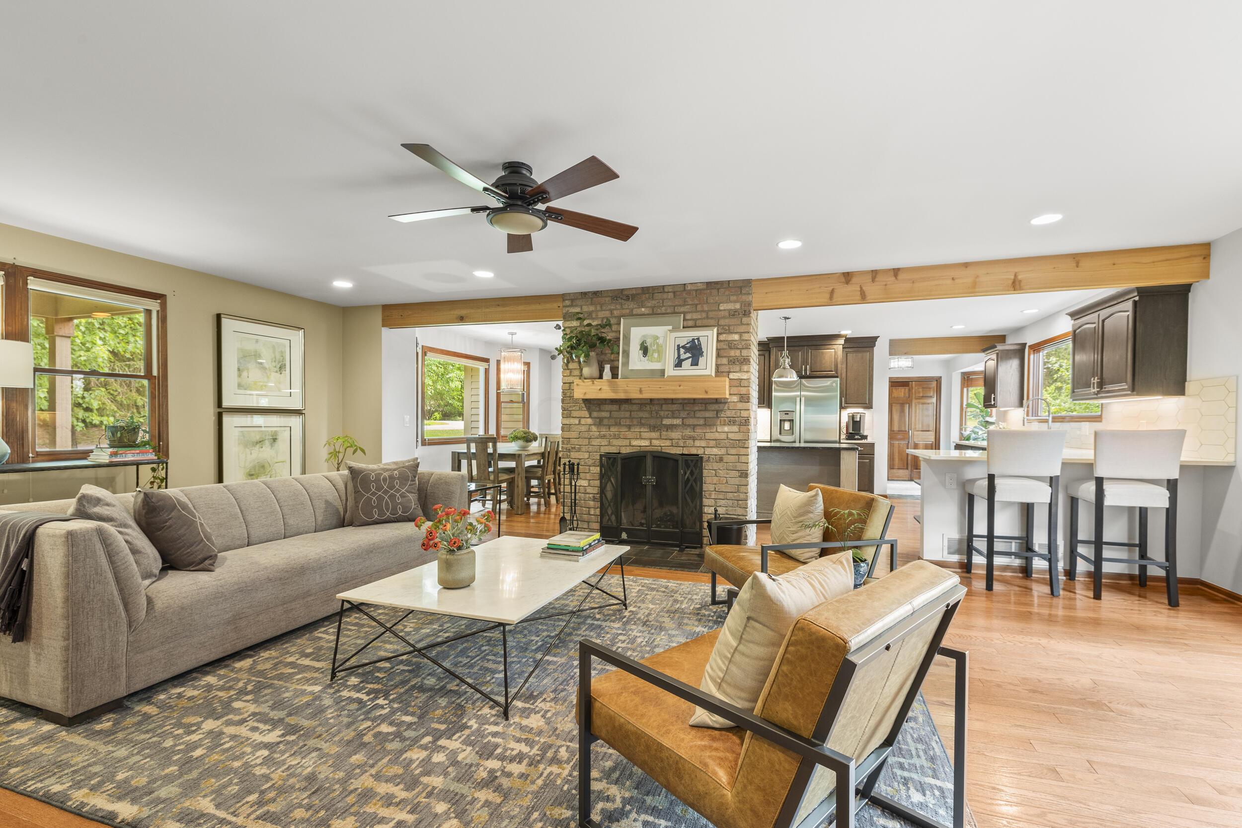 2501 Darling Road Blacklick, OH 43004 - Photo 2 of 59 11_living room 04