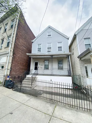 $2,000 | 289 Parker Avenue, Unit 2, Clifton, NJ 07011