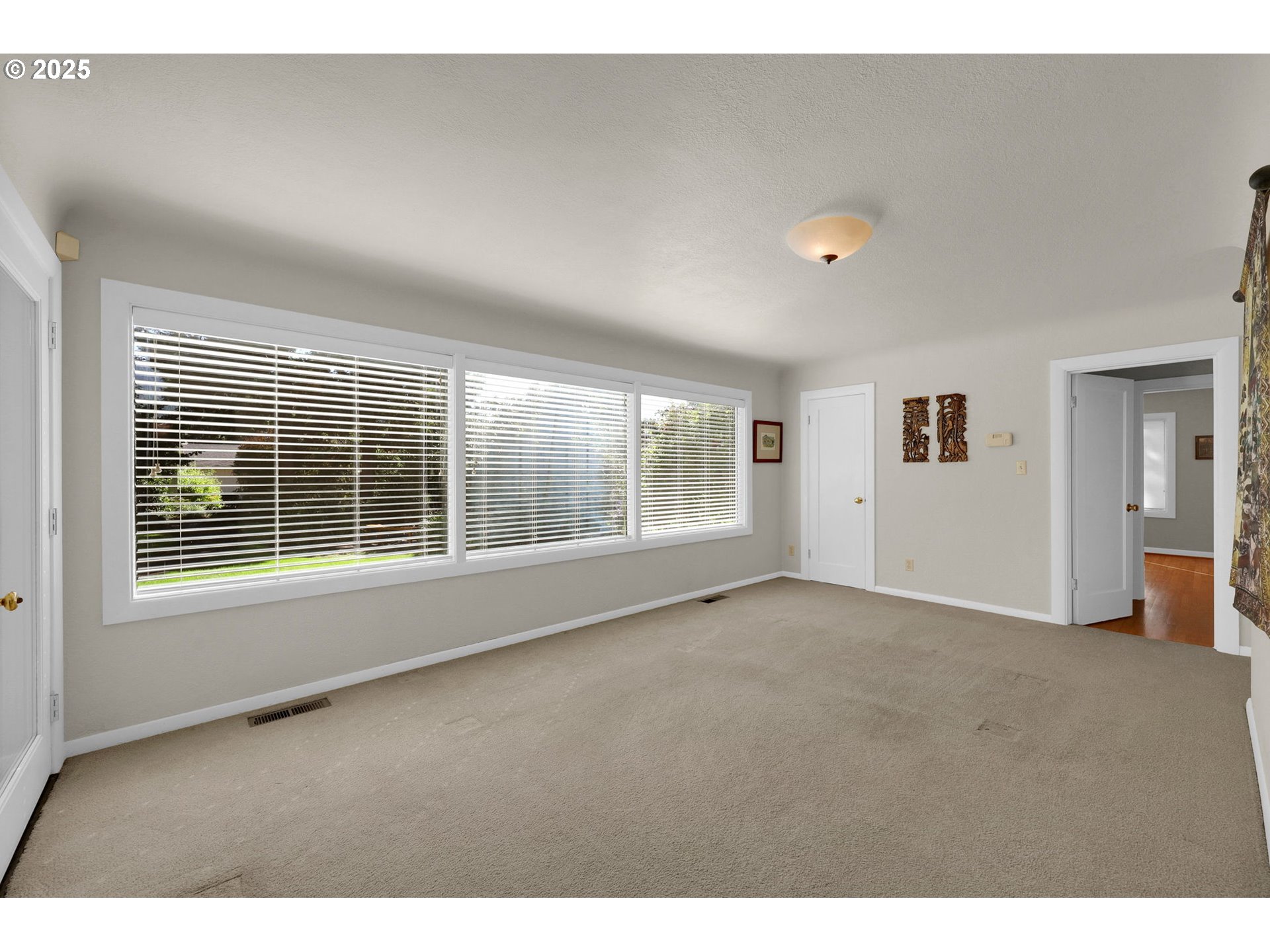 7655 Thurston Road Springfield, OR 97478 - Photo 8 of 38 Family Room