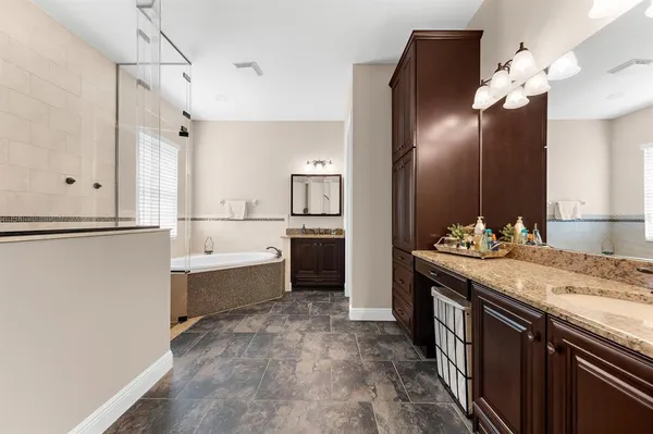 $840,000 | 8904 Crystal Creek Court, Land O Lakes, FL 34638