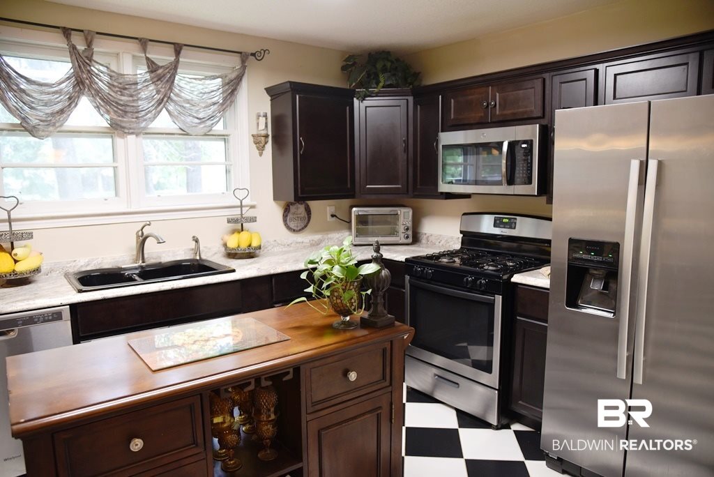 2351 Hammock Road Mobile, AL 36605 - Photo 11 of 34
