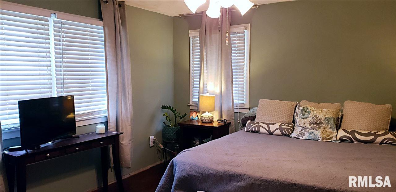 674 South Ridgeview Lane Peoria, IL 61604 - Photo 2 of 21 Gallery Image 2