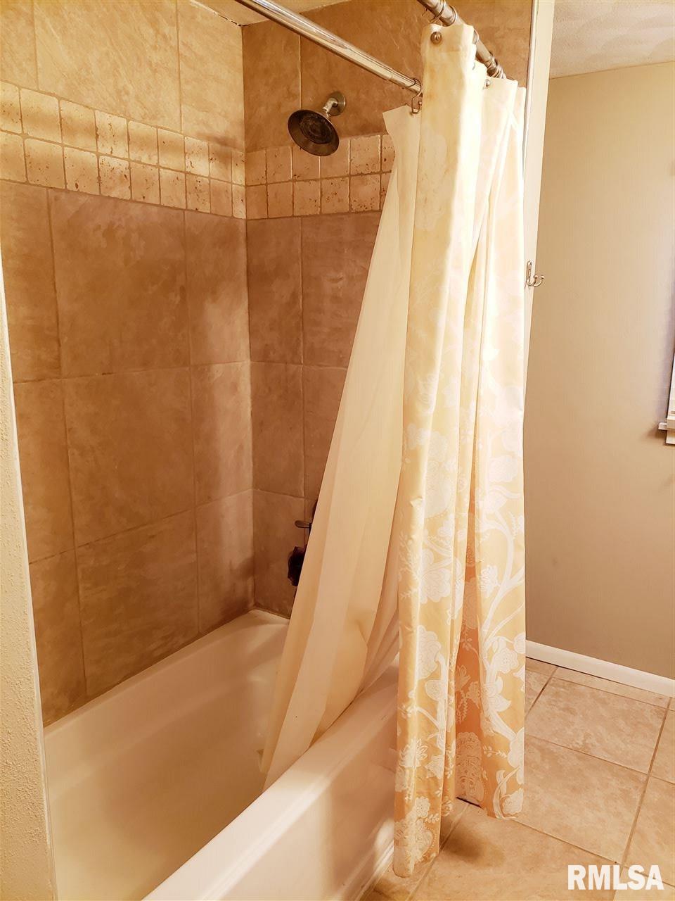 674 South Ridgeview Lane Peoria, IL 61604 - Photo 9 of 21 Gallery Image 9