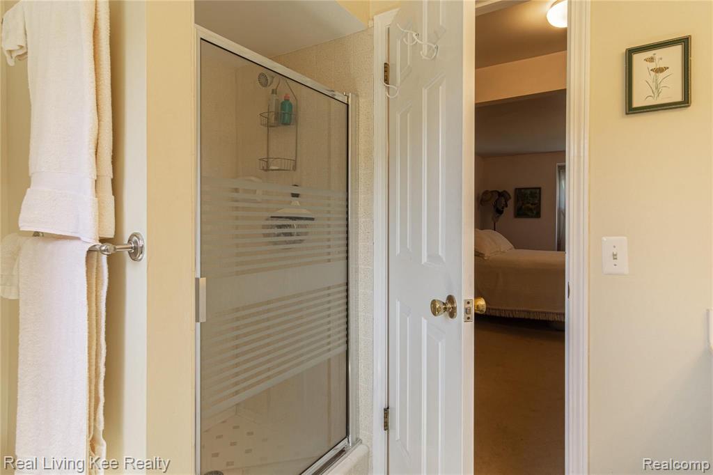 2155 Wayward Drive Rochester Hills, MI 48309 - Photo 26 of 38