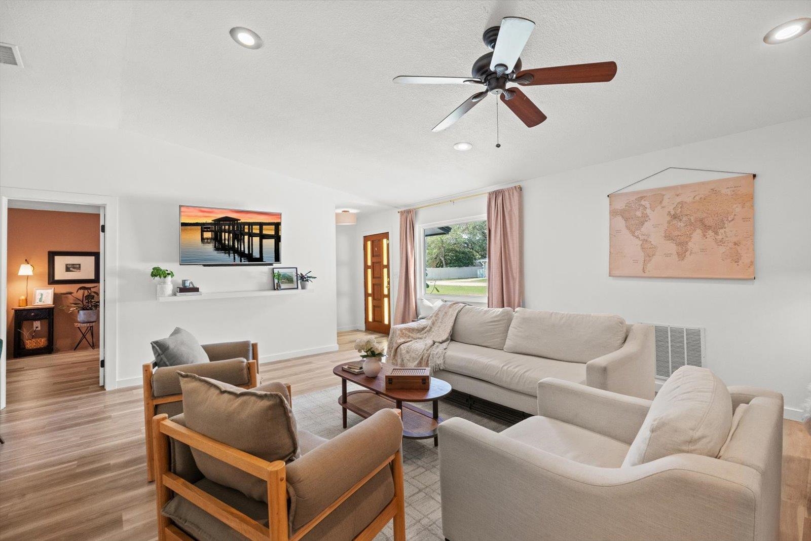 135 Orchis Road St. Augustine, FL 32086 - Photo 23 of 50 a living room with furniture