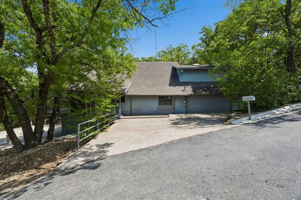 $899,900 | 86 Queens Drive, Pottsboro, TX 75076