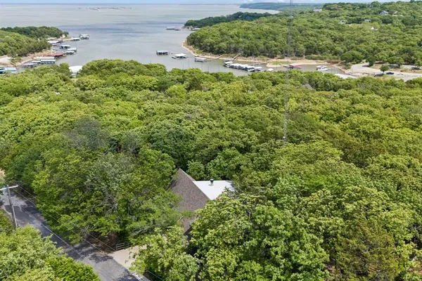 $899,900 | 86 Queens Drive, Pottsboro, TX 75076