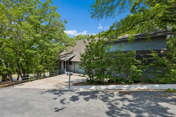 $899,900 | 86 Queens Drive, Pottsboro, TX 75076