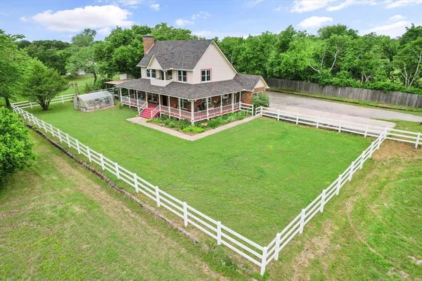 $700,000 | 2 Carrol Price Court, Unit A, Mansfield, TX 76063