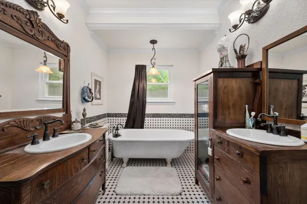 $700,000 | 2 Carrol Price Court, Unit A, Mansfield, TX 76063