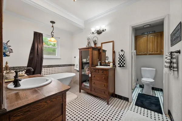 $700,000 | 2 Carrol Price Court, Unit A, Mansfield, TX 76063