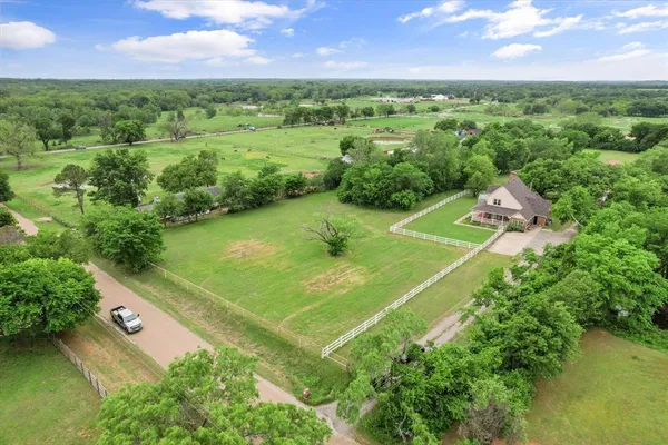 $700,000 | 2 Carrol Price Court, Unit A, Mansfield, TX 76063