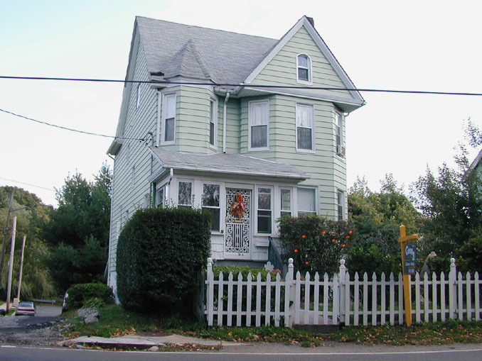 846 West Fingerboard Road Staten Island, NY 10305 - Photo 1 of 1 Primary Photo
