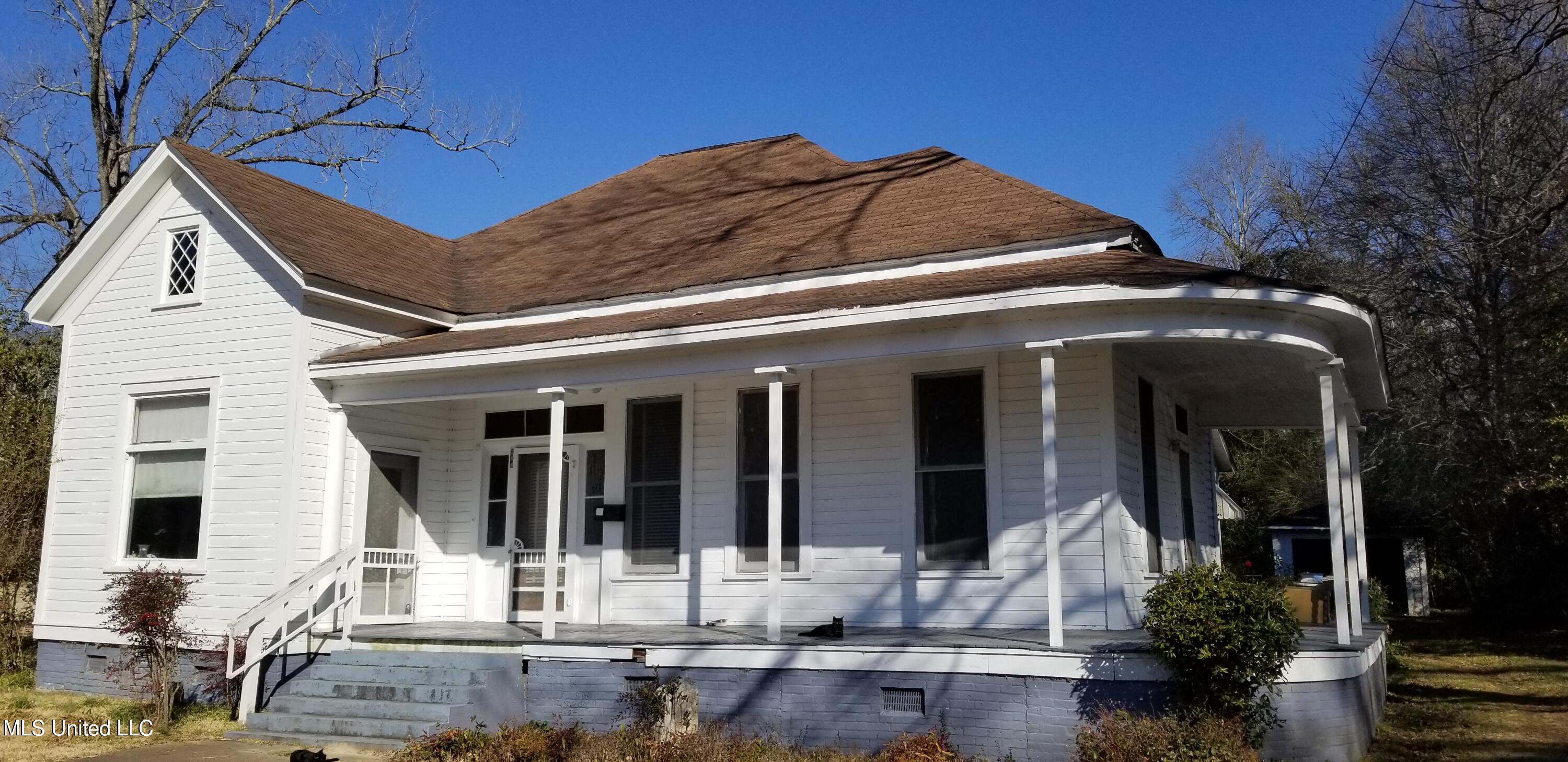 306 Spring Street Lexington, MS 39095 - Photo 2 of 3 20220215_092919