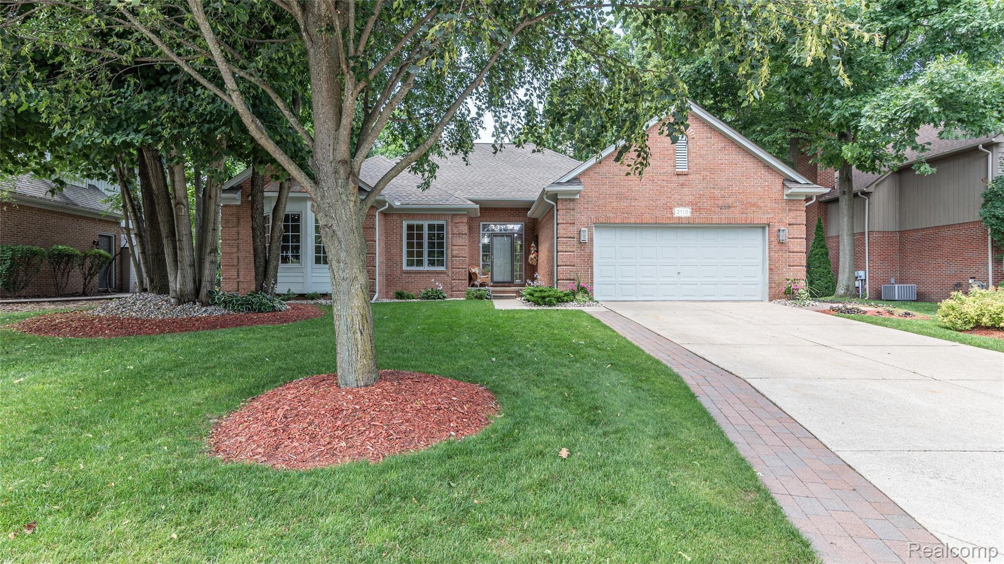 2110 Avon Lake Lane Rochester, MI 48307 - Photo 2 of 36 002_001_50.jpg